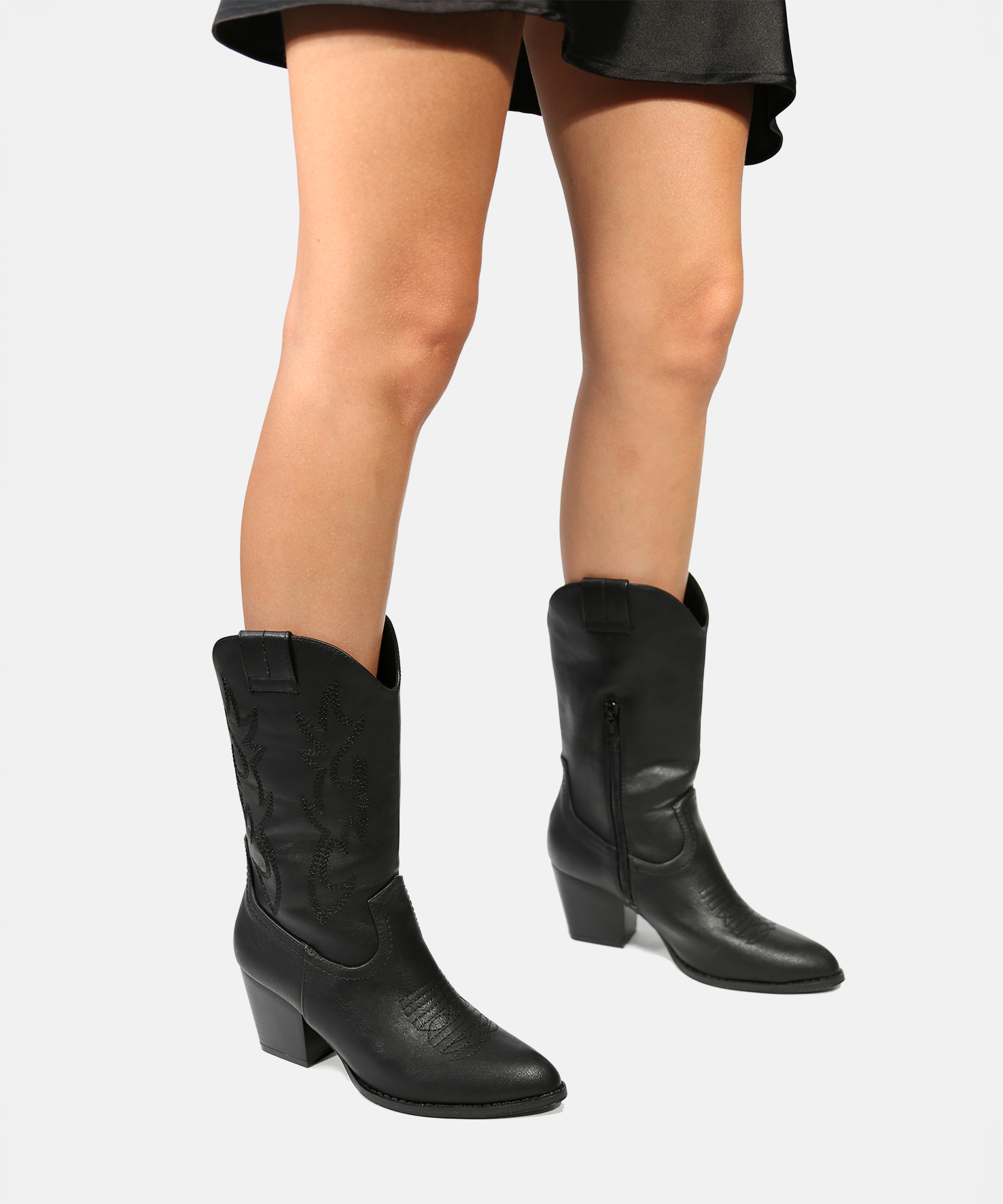 Botas cowboy media caña tacón  image number null